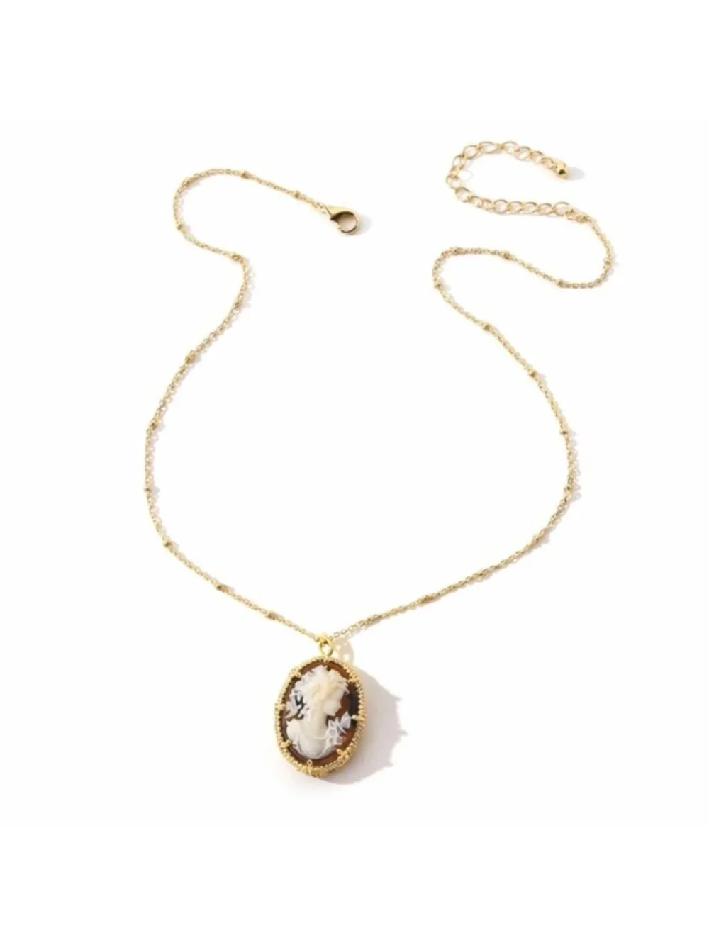 New! Gold Cameo Pendant Necklace (1018) NWOT